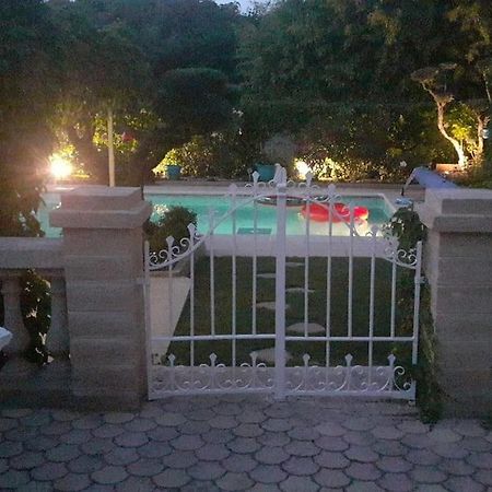 Le Jardin De Mae Daire Bouc-Bel-Air Dış mekan fotoğraf