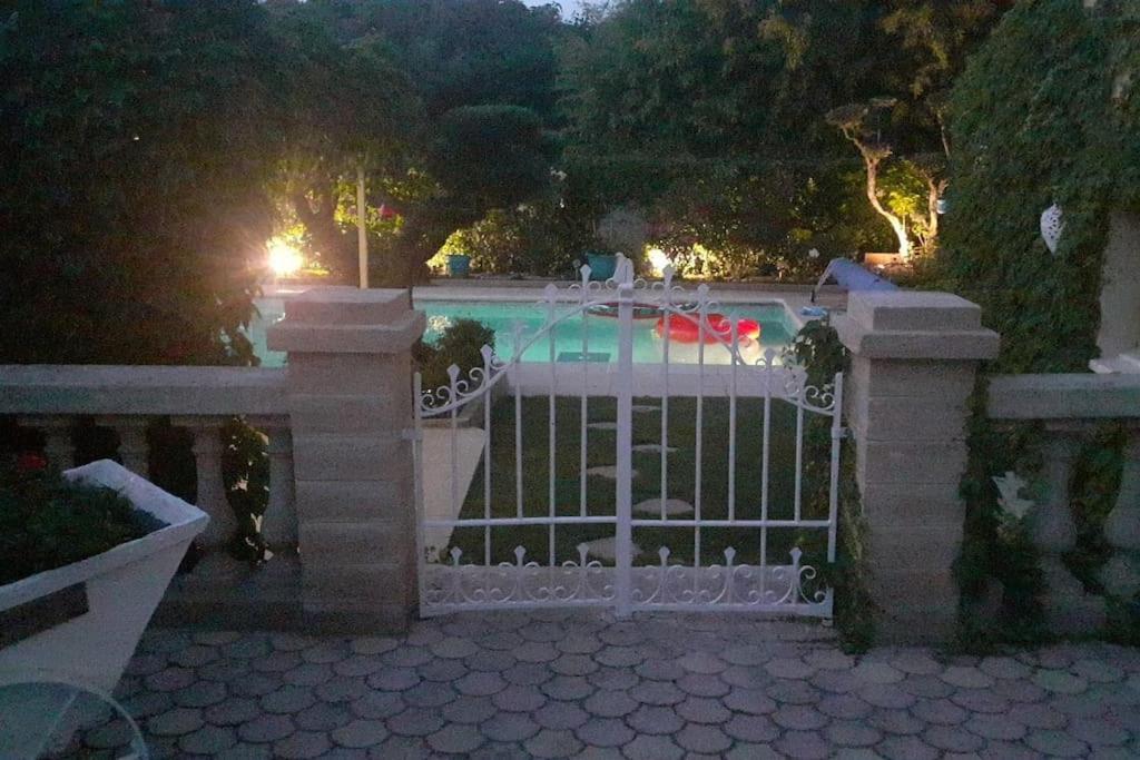 Le Jardin De Mae Daire Bouc-Bel-Air Dış mekan fotoğraf