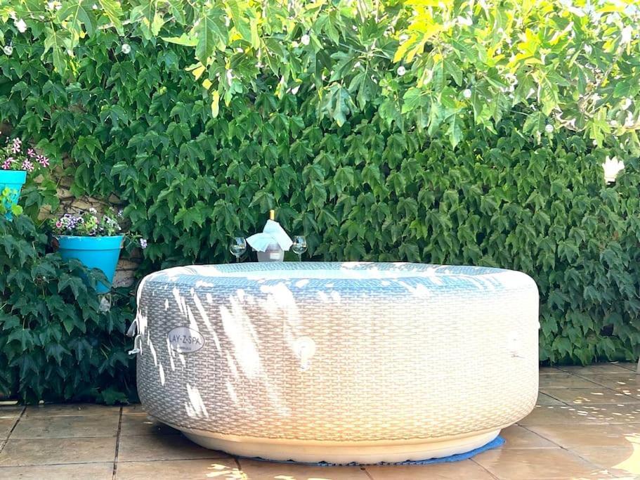Le Jardin De Mae Daire Bouc-Bel-Air Dış mekan fotoğraf